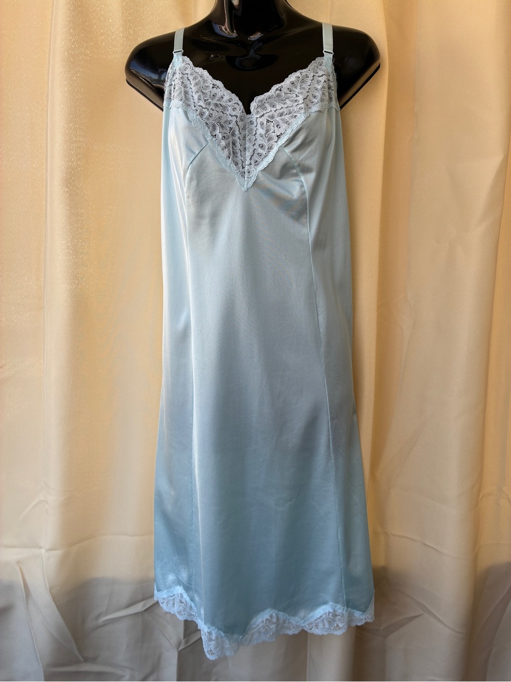 Vintage 80s AJ SCHNEIERSON Large Ice Blue Lace and nylon Full Slip